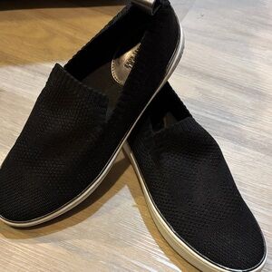 Michael Kors  shiny stretch slip on Women’s shoes in black size 10